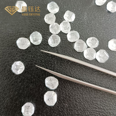 Diamante grezzo HPHT di alto grado senza taglio con trasparenza trasparente