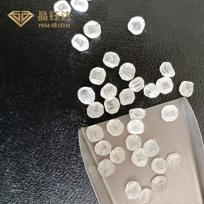 Diamante grezzo HPHT di alto grado senza taglio con trasparenza trasparente