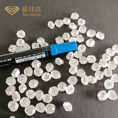HPHT Diamanti artificiali non tagliati VS Plus Chiarezza DEF Colore Forma rettangolare