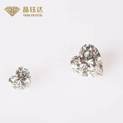 Cuori e frecce tagliati in laboratorio diamanti coltivati in collezione certificata IGI